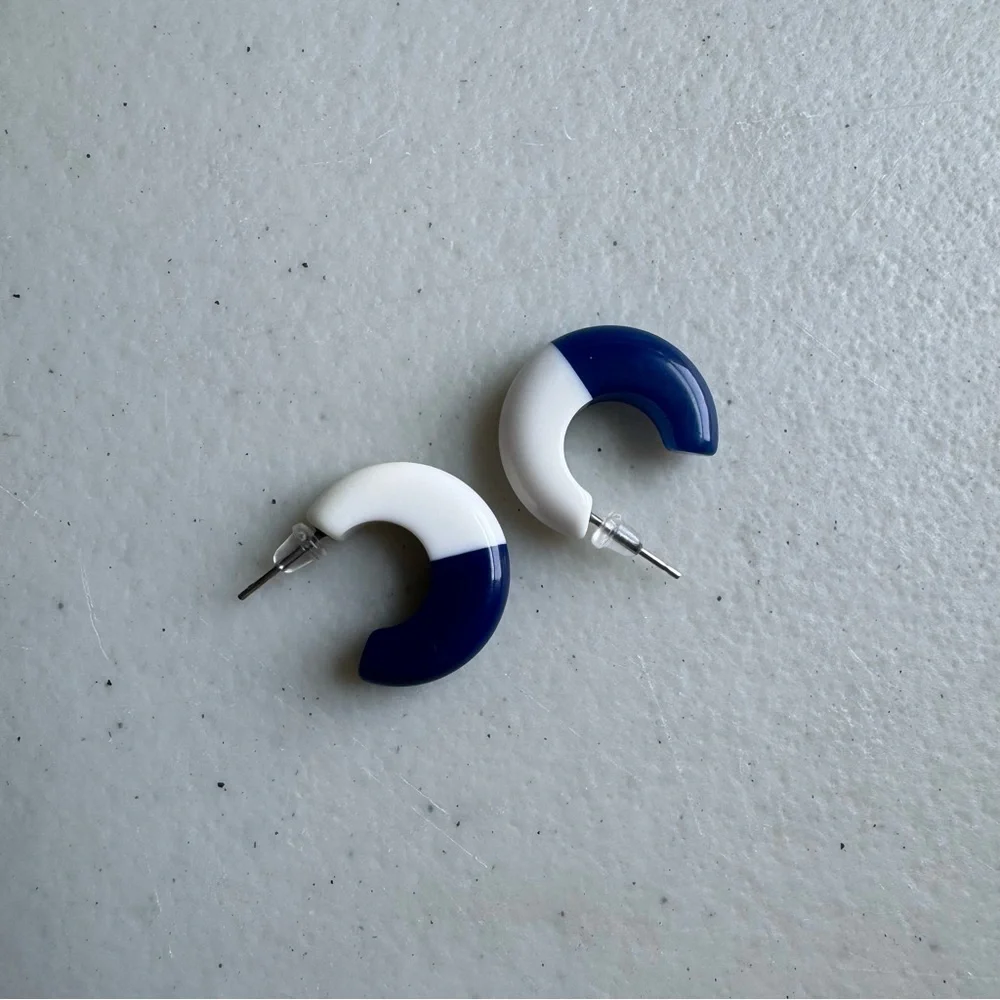 N/A stylish crescent